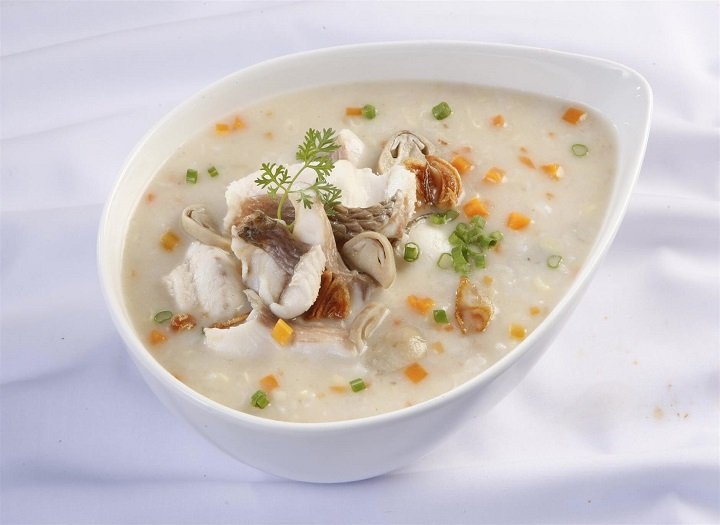 Nên chọn cháo thịt bò hay cháo cá cho bé thời kỳ ăn dặm?